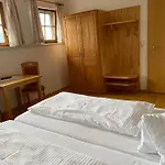 Gasthof-pension Kleinhenner Inn Vorderwolch
