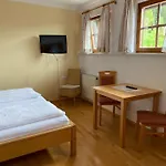 Inn Gasthof-pension Kleinhenner Vorderwolch