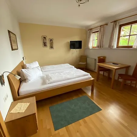 بيت ريفي Gasthof-pension Kleinhenner *