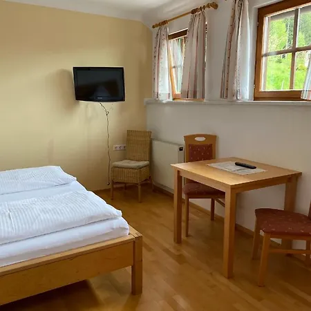 بيت ريفي Gasthof-pension Kleinhenner Vorderwolch