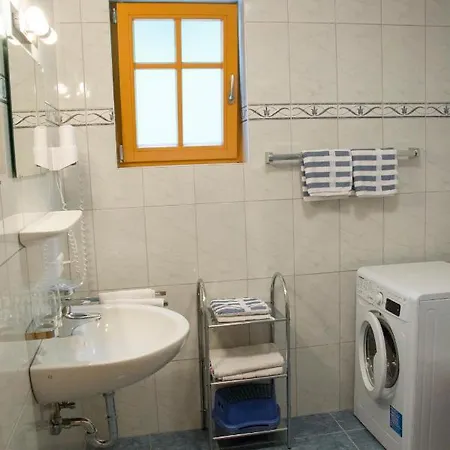 Gasthof-pension Kleinhenner بيت ريفي *